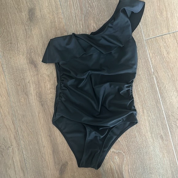 Women's bathing suit. One shoulder with ruffle around front & back. Size L - Picture 2 of 5